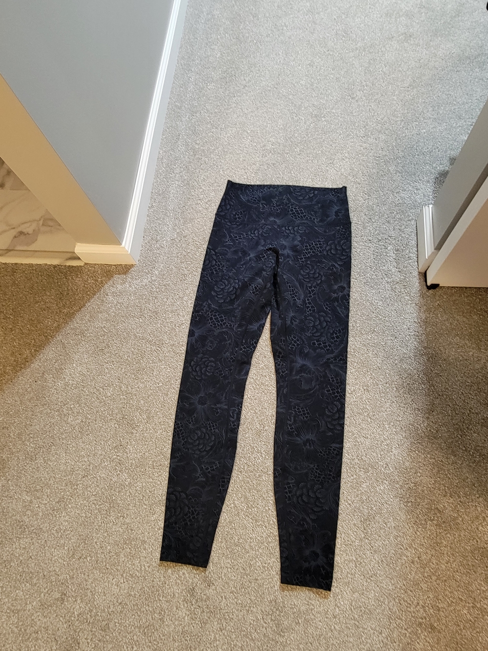 Women's Black Floral-Textured High-Rise Workout Pants